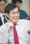 刘民权